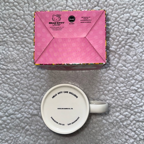 HELLO KITTY CAFE mug donuts graphics coffee tea cup donut graphic on inner base - Picture 5 of 11